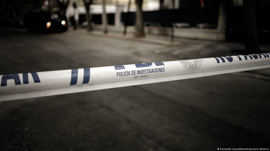 Una barrera de la Policía de Investigaciones de Chile.