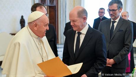 Bundeskanzler Scholz zu Besuch beim Papst