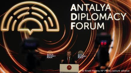 "Παλαιστινιακό μέτωπο" οργανώνει η τουρκική διπλωματία