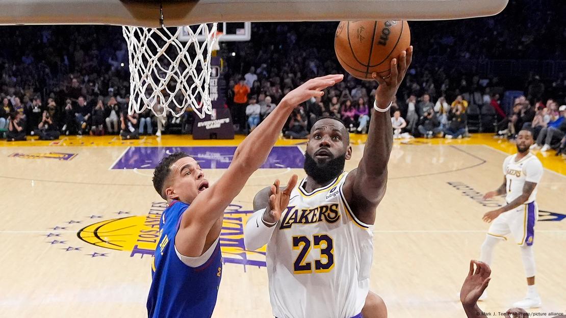LeBron James es el máximo anotador en toda la historia de la NBA. LeBron James es el máximo anotador en toda la historia de la NBA.