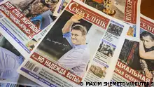 26/02/2024 The latest issue of the Russian weekly newspaper Sobesednik with Russian opposition leader Alexei Navalny's photo on the front page is pictured in the office of the newspaper in Moscow, Russia, February 26, 2024. REUTERS/Maxim Shemetov