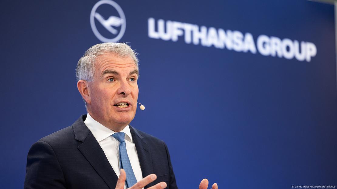 Der Vorstandsvorsitzende der Lufthansa, Carsten Spohr, bei der Jahrespressekonferenz in Frankfurt