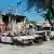 Foto simbólica de carros incendiados en una calle de Haití en una imagen de archivo.