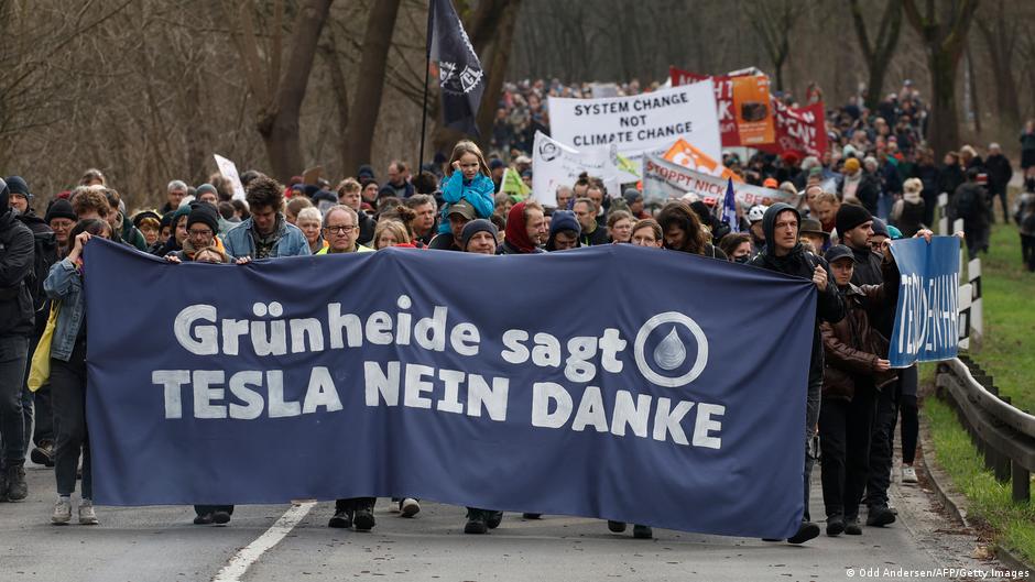 Germany: Protest against Tesla plans to expand 'Gigafactory'