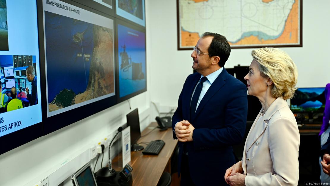 Урсула фон дер Лайен в Съвместния координационен център за спасителни операции в Ларнака