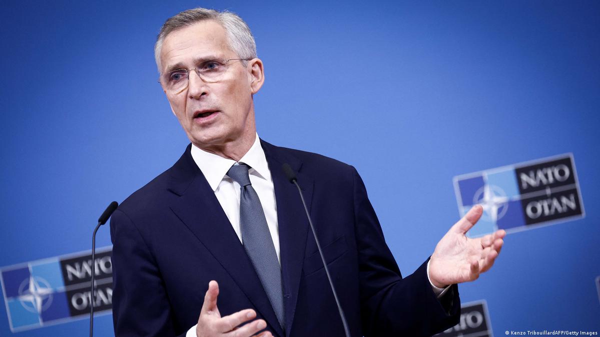 Stoltenberg: Ukraine running out of ammunition, not courage