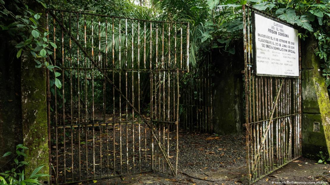 Portão enferrujado em parque nacional colombiano