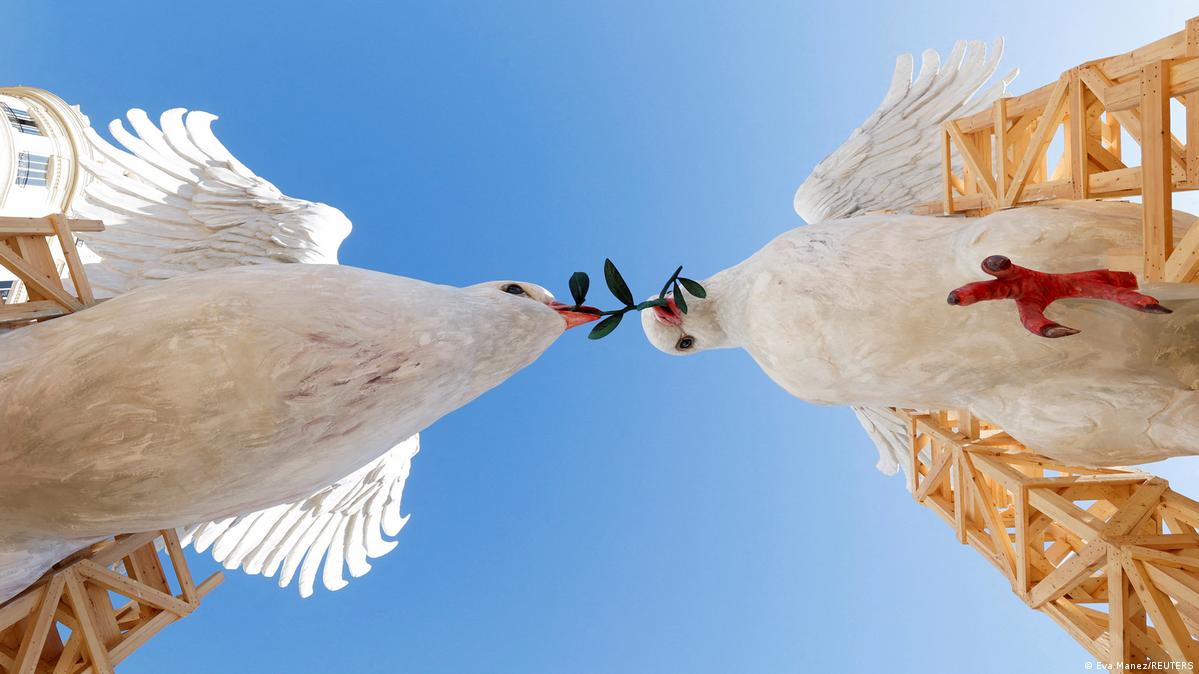 Минливи гулаби на мирот – DW – 18.03.2024