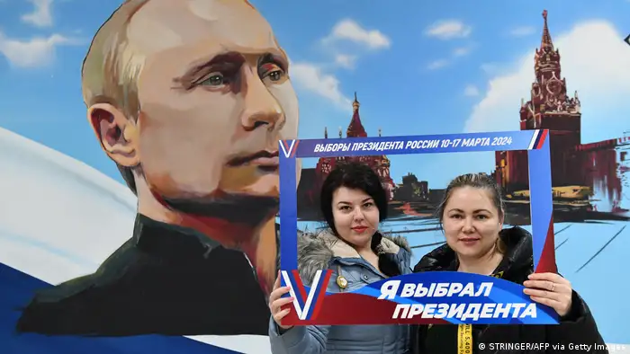 因为没有真正意义上的的竞选对手，普京当选并无悬念（图片于2024年3月15日摄于俄罗斯占领乌克兰顿涅斯克市的一处投票站）