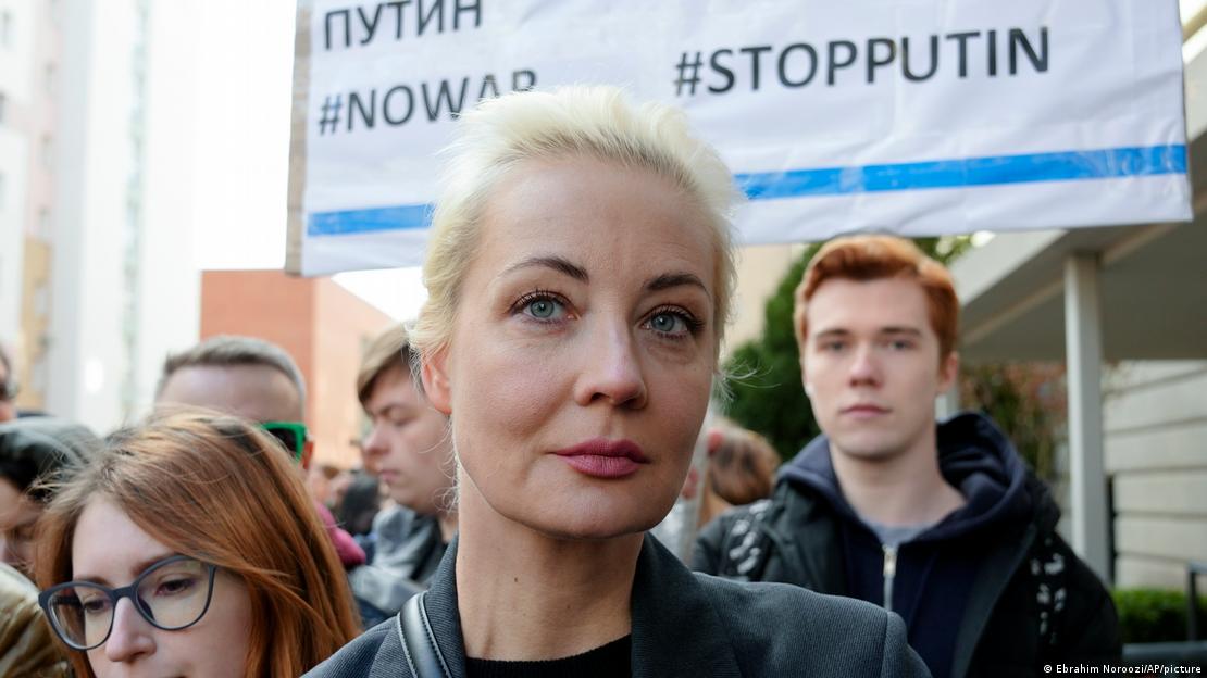 A viúva de Navalny, Yulia, durante protesto contra Putin em Berlim