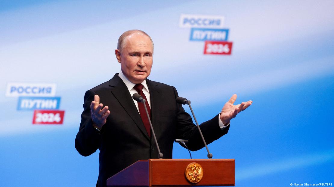 Putin flet pas zgjedhjeve, Putin duart e ngritura lart