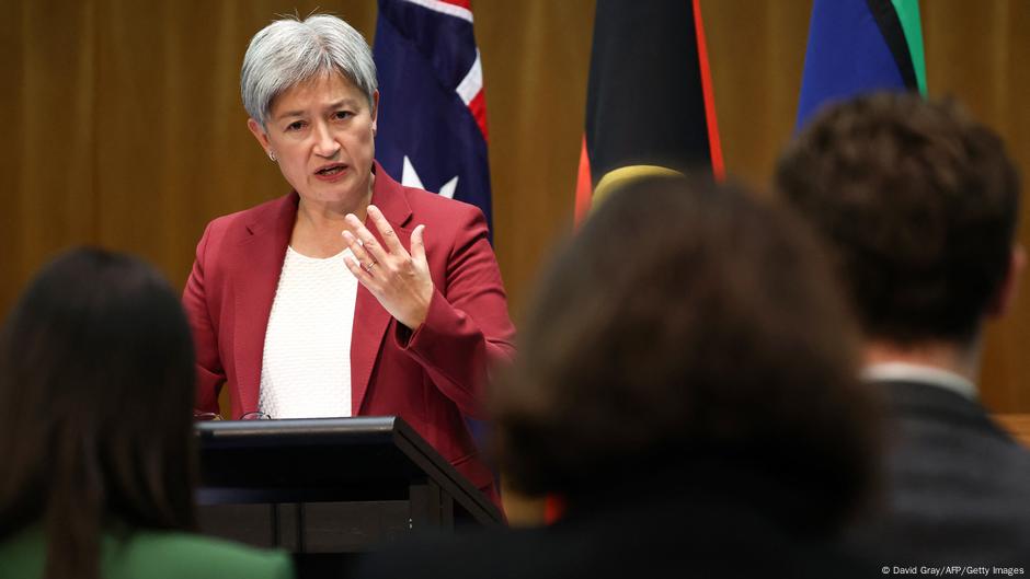 Australia critica a Israel por revocar visas de diplomáticos – DW – 19/08/2025