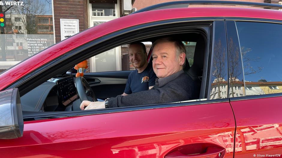 Seniors behind the wheel: Germany rejects driver checks – DW – 03/25/2024 - Vimarsana News