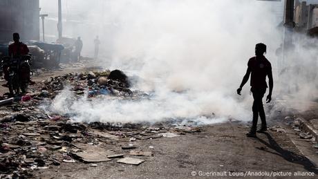 News kompakt: Politiker in Haiti vereinbaren Übergangsrat