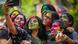 Beberapa mahasiswa India sedang merayakan Festival Holi Beberapa mahasiswa India sedang merayakan Festival Holi