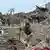 Destrucción en Zaporiyia por ataque de Rusia: rescatistas trabajan entre los escombros. (22.03.2024).