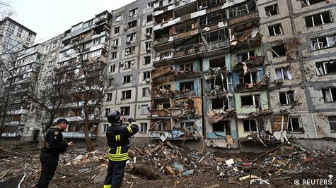 Rrënoja pallatesh pas raketave ruse në Zaporishja
