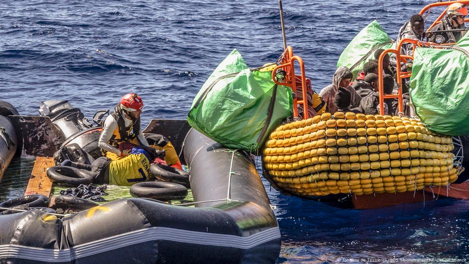 Migranti iz Libije krenuli brodićem ka Evropi