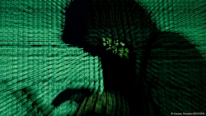 Hackers russos agem contra políticos alemães, diz relatório