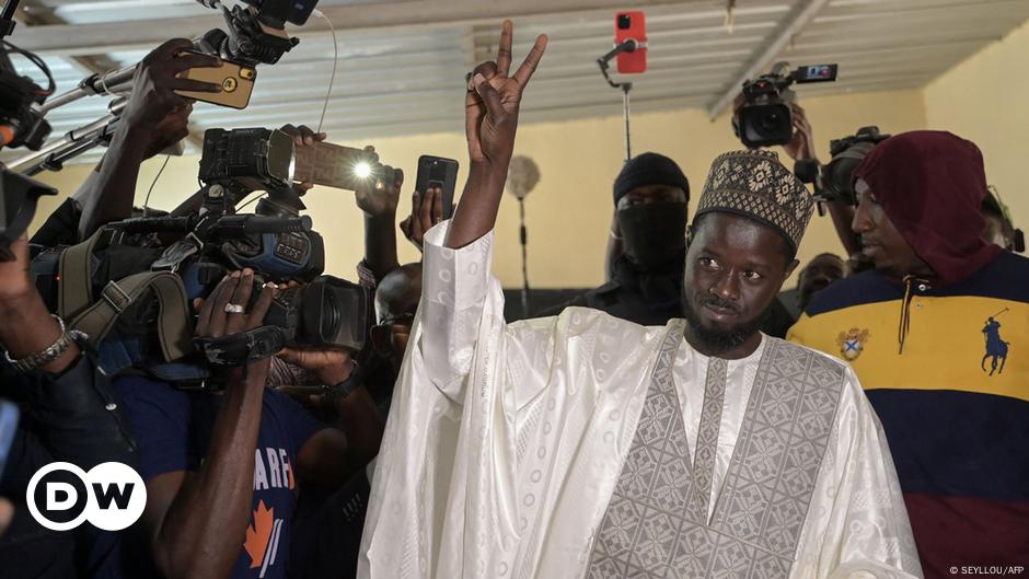 Senegal Opposition candidate Faye wins election DW 03/25/2024