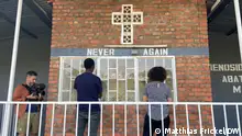 17.08.2023
Geocide Memorial Church Kibuye
Personen: Samuel Ishimwe, director Ort: Kibuye, Rwanda

