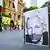 圖為澳洲悉尼市政廳外的阿桑奇畫像。抗議者聚集在市政廳外，敦促澳洲政府採取行動，將這位維基解密創始人從英國帶回祖國