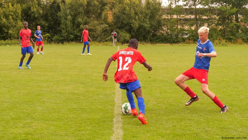 Gambian football academy giving players a chance in Europe – DW – 03/27 ...