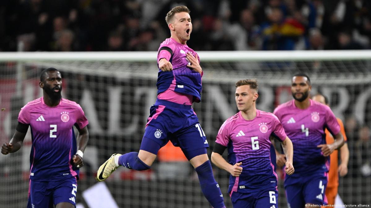 Hojatxonadagi teshikdan jinsiy olatni onlayn