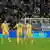 La selección ucraniana, de amarillo, festeja su pase a la Eurocopa que se jugará en Alemania