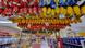 Ovos de Páscoa pendurados no teto de supermercado em São Paulo Ovos de Páscoa pendurados no teto de supermercado em São Paulo
