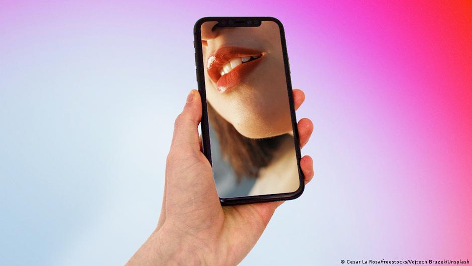 How AI porn can interfere with our love life – DW – 03/29/2024
