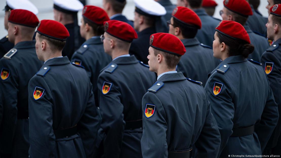 Νεοσύλλεκτοι του γερμανικού ομοσπονδιακού στρατού στο Βερολίνο