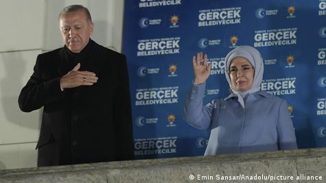Президент Турции обращается к своим сторонникам после местных выборов