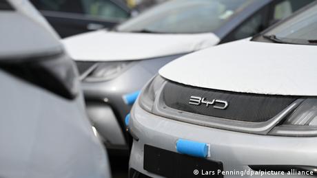 EU-Kommission verhängt Strafzölle auf E-Autos 