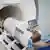 Das leistungsstärkste MRT der Welt scannt erste Bilder des menschlichen Gehirns
