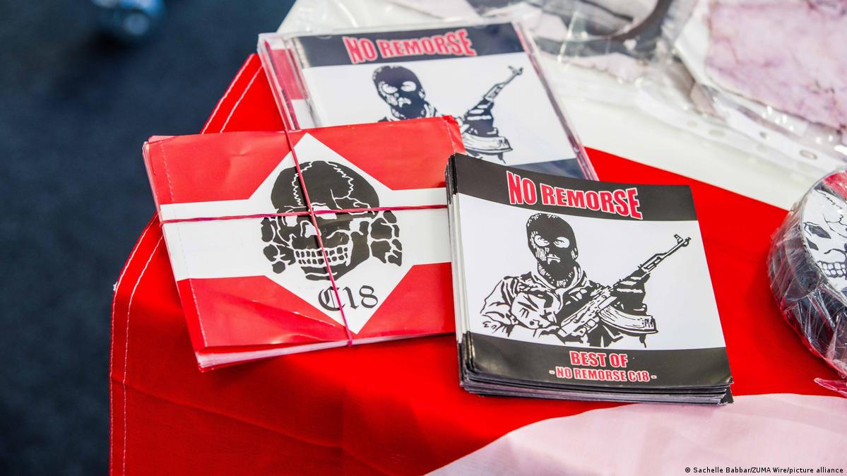 Bundesanwaltschaft klagt 18