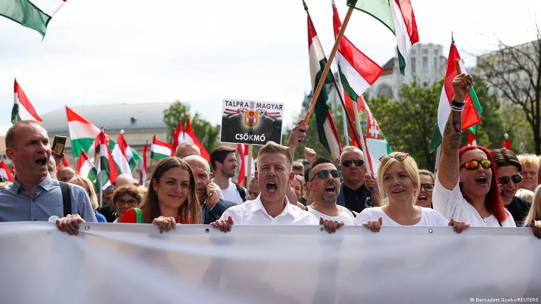 Protestat kundër Orbanit në Hungari