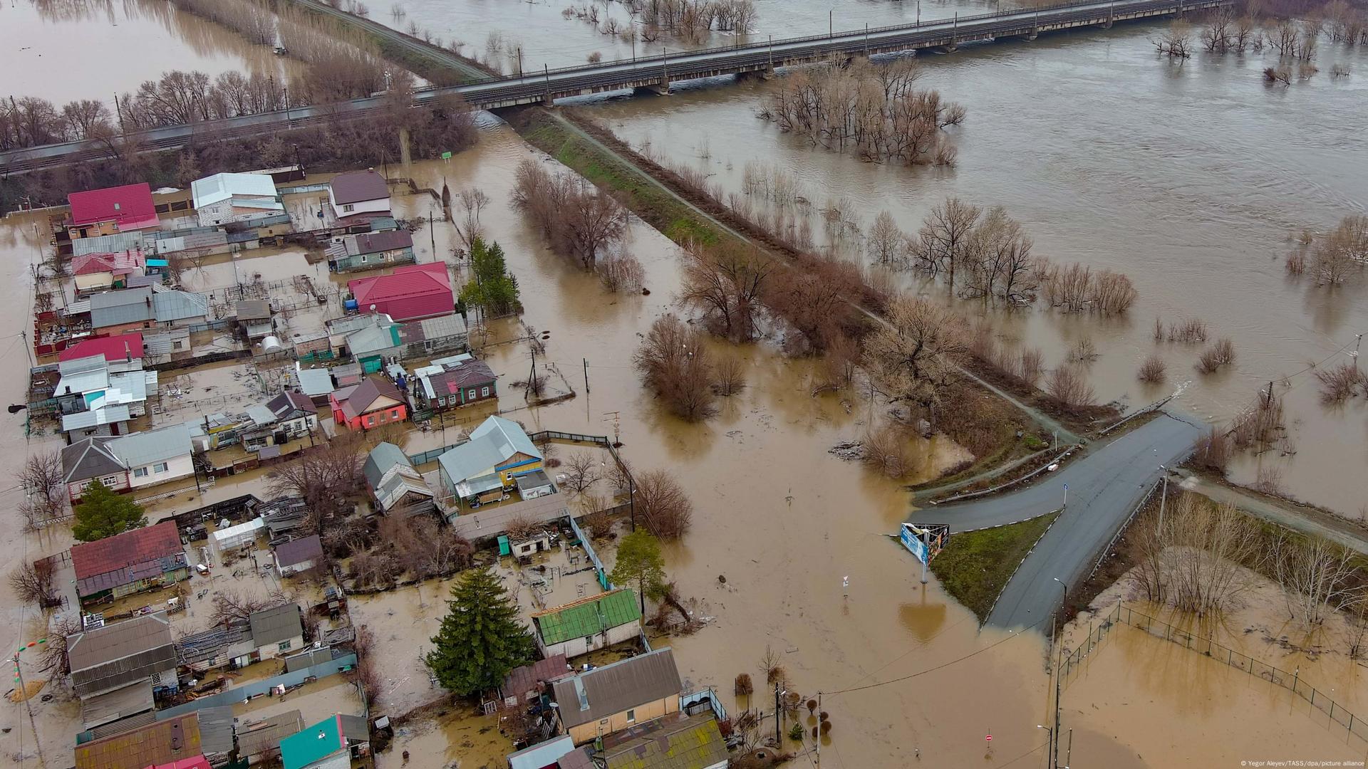 Вода ушла, радиация - нет? Что сейчас в Оренбурге и Кургане – DW –  04.05.2024