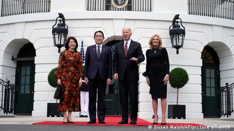 Japan, US to increase defense ties after leaders' summit – DW – 04