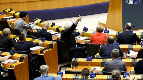 Das EU-Parlament hat für die Asylreform gestimmt, die die Regeln für Migration in die EU verschärft.