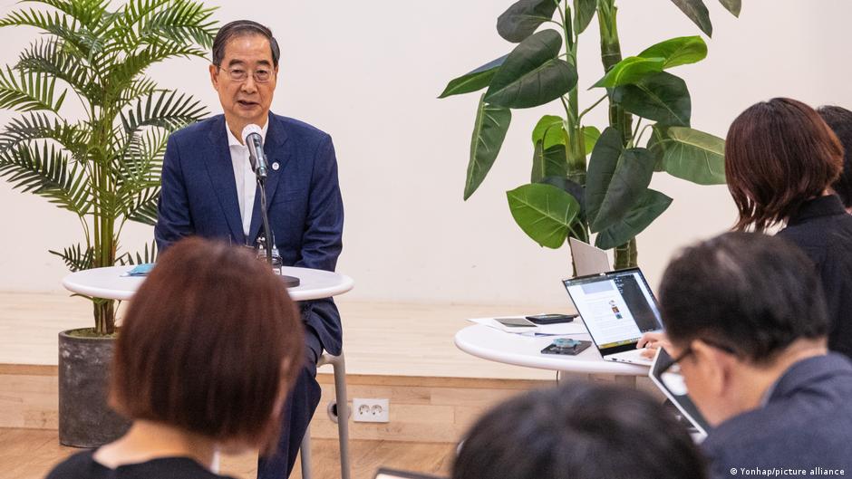首相、選挙敗北を受け辞任を申し出 – DW – 2024/04/11