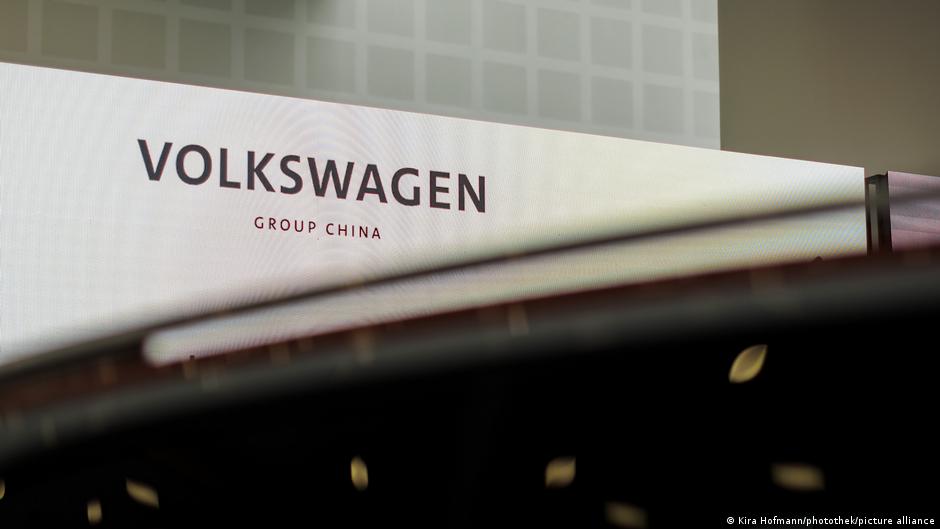 Volkswagen to invest €2.5 billion in China – DW – 04/11/2024 - Vimarsana News