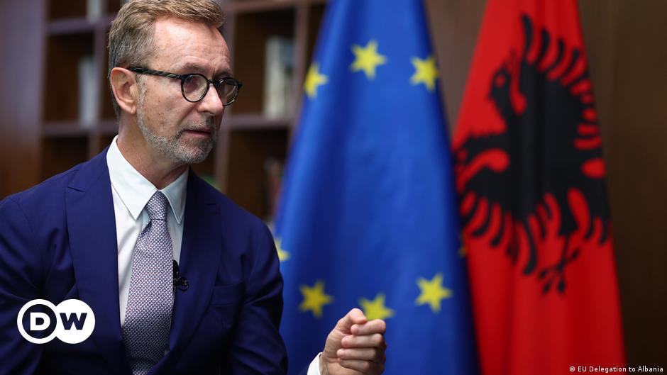 Ambasadori i BE së në Shqipëri  Silvio Gonzato   Është SPAK u që po jep kontribut për progresin e Shqipërisë në agjendën e anëtarësimit 