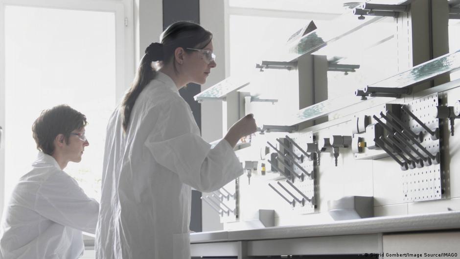 Women still majority at German colleges, study shows DW 03/06/2025