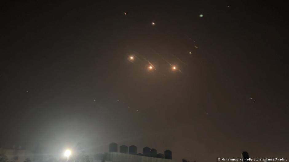 Image accompanying Several social media users claimed the video in Review #5 showed Israel under Iranian missile and dron attack.