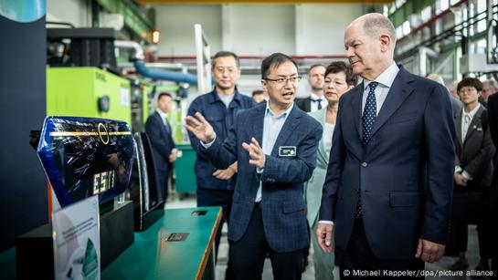 Scholz Welcomes Chinese Cars But Urges 'fair' Competition – DW – 04/15/2024