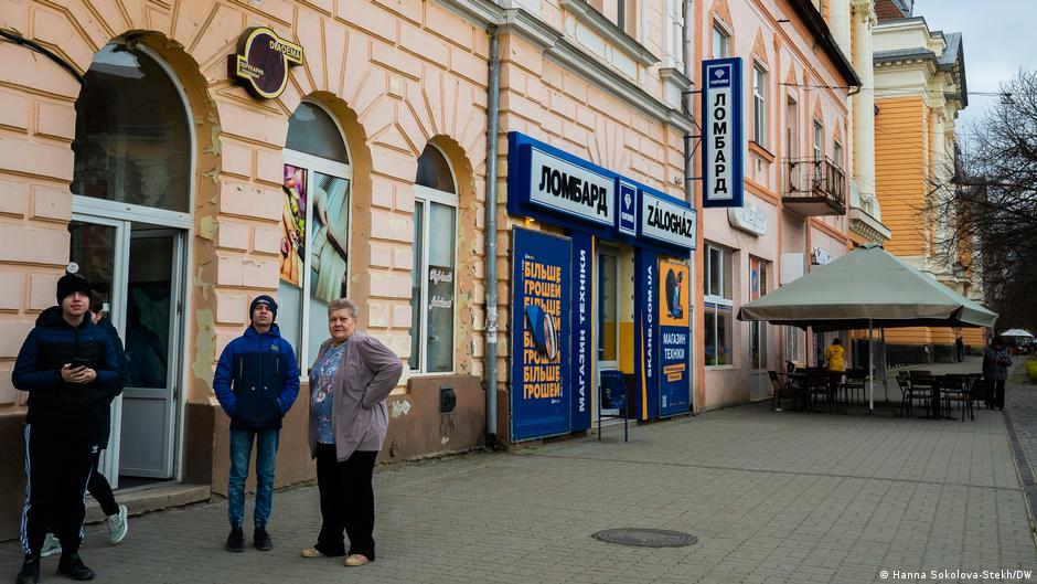 Без місцевих виборів в Україні: чи залишаються легітимними ради й мери