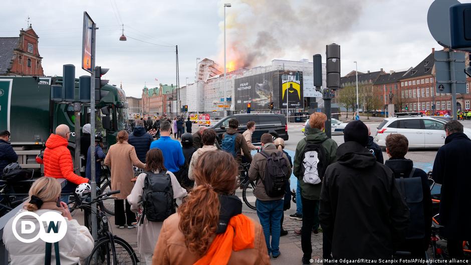 Fire engulfs Copenhagen's historic stock exchange building