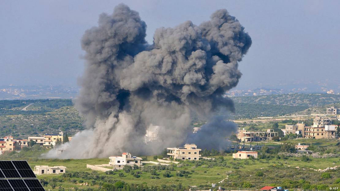 İsrail’in 15 Nisan'da Lübnan'daki Hizbullah'ı hedef aldığı hava saldırısı sırasında çekilmiş bir fotoğraf