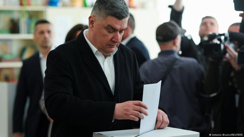 Predsednik Hrvatske Zoran Milanović glasa na izborima 17. aprila 2024.